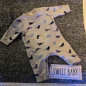 H&M organic cotton size 2-4 month dinosaur jumper